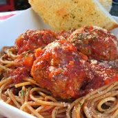 spaghetti-meatballs-garlic-bread-011-410x307